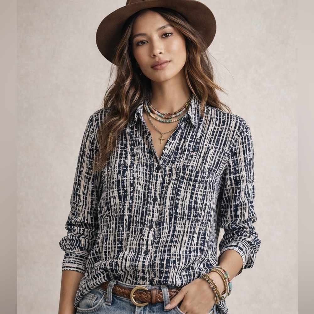 Anthropologie Holding Horses 100% Rayon Button Up Blouse Size 2